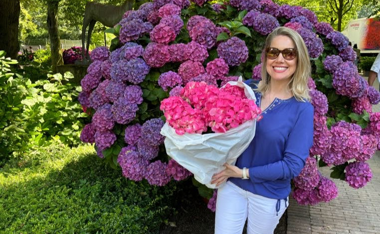 Flower tour with hydrangeas
